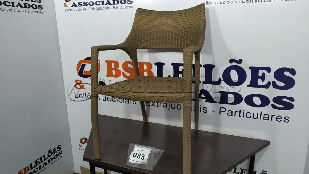 LOTE 033 - 01 CADEIRA DE JARDIM. (NO ESTADO EM QUE SE ENCONTRA. SUJEITO A AVARIAS OCULTAS/VISÍVEIS.) BH1516T