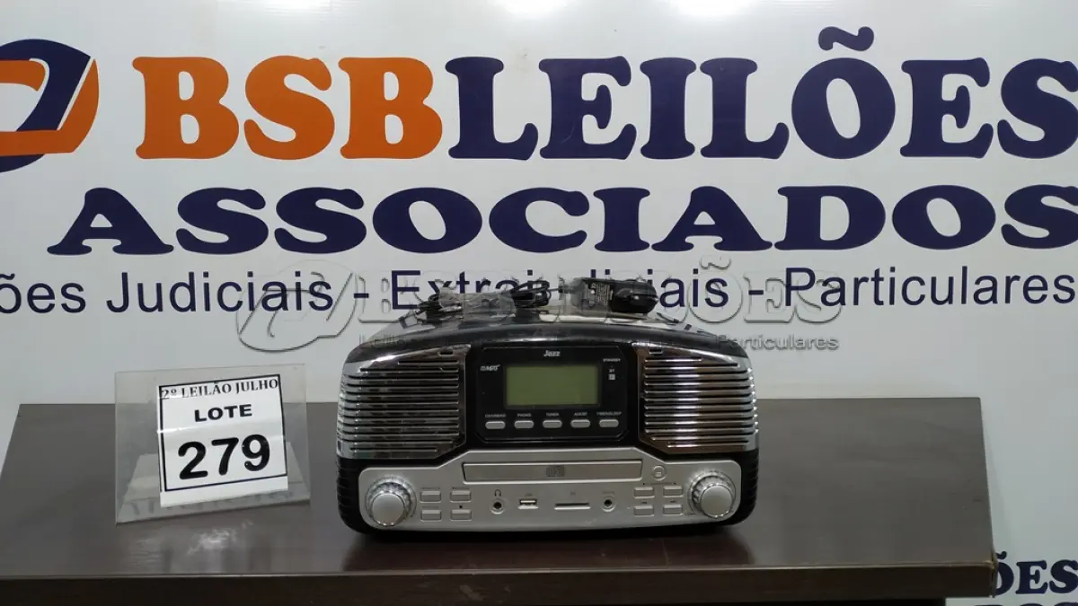 LOTE 279 - 01 TOCA DISCOS E FM. (NO ESTADO) ATENÇÃO! FAZER A VISITAÇÃO ANTES DE ARREMATAR, NÃO SABEMOS SE FUNCIONA, LEILÃO NÃO TEM GARANTIA E NEM DEVOLUÇÃO, SUJEITO A POSSÍVEIS AVARIAS VISÍVEIS/OCULTAS E/OU AUSÊNCIA DE COMPONENTES.