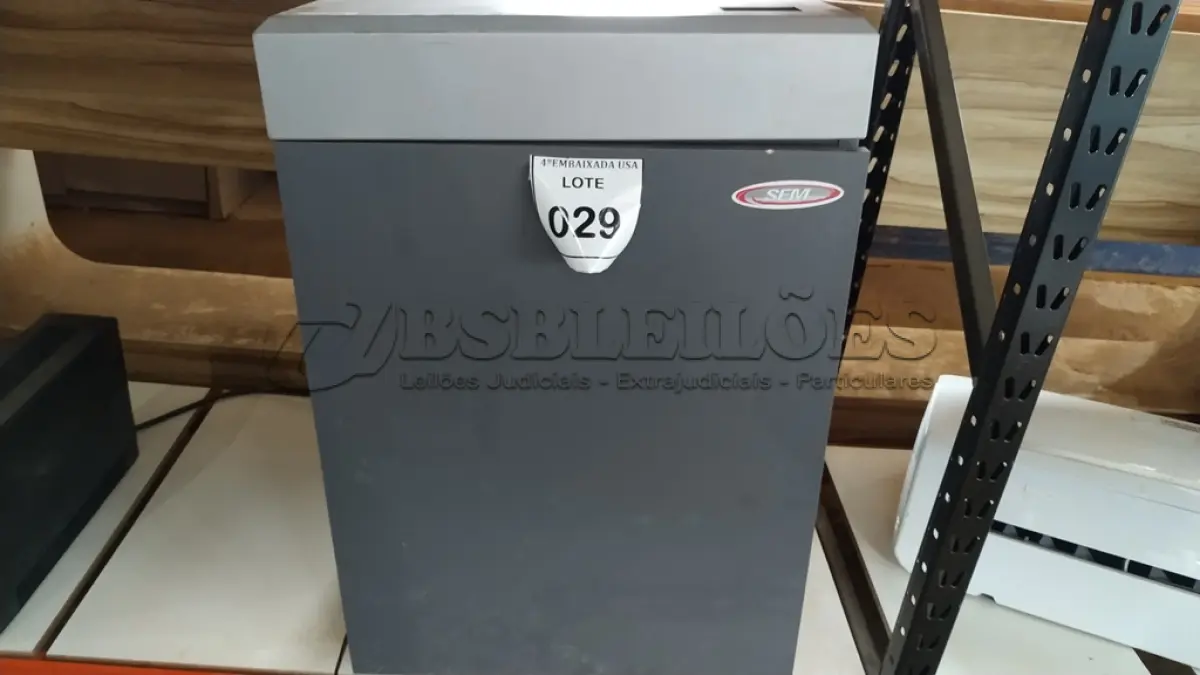 LOTE 029 - 01 SHREDDER TRITURADORA DE PAPEL. (NO ESTADO EM QUE SE ENCONTRA. SUJEITO A AVARIAS OCULTAS/VISÍVEIS.)  1328