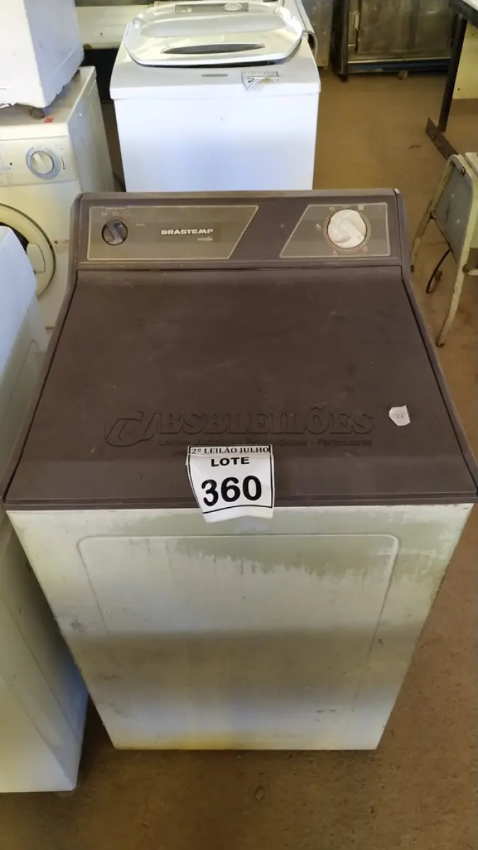 LOTE 360 - 01 MÁQUINA DE LAVAR MARCA BRASTEMP 5KG 220V. (NO ESTADO) ATENÇÃO! FAZER A VISITAÇÃO ANTES DE ARREMATAR, NÃO SABEMOS SE FUNCIONA. LEILÃO NÃO TEM GARANTIA E NEM DEVOLUÇÃO, SUJEITO A POSSÍVEIS AVARIAS VISÍVEIS/OCULTAS E/OU AUSÊNCIA DE COMPONENTES.