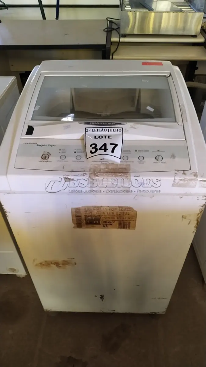 LOTE 347 - 01 MÁQUINA DE LAVAR ROUPAS BRASTEMP 5KG 220V. (NO ESTADO) ATENÇÃO! FAZER A VISITAÇÃO ANTES DE ARREMATAR, NÃO SABEMOS SE FUNCIONA. LEILÃO NÃO TEM GARANTIA E NEM DEVOLUÇÃO, SUJEITO A POSSÍVEIS AVARIAS VISÍVEIS/OCULTAS E/OU AUSÊNCIA DE COMPONENTES.