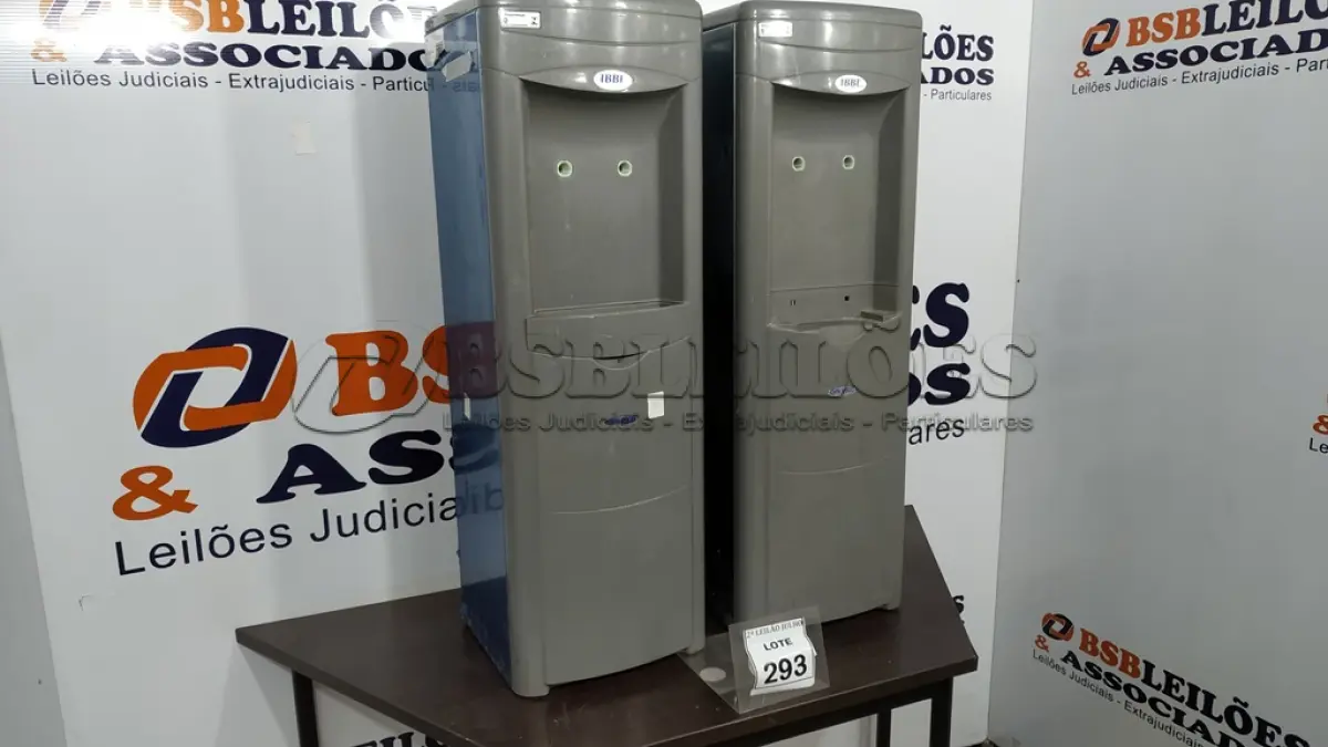 LOTE 293 - 02 BEBEDOUROS PARA GARRAFÃO.(NO ESTADO) ATENÇÃO! FAZER A VISITAÇÃO ANTES DE ARREMATAR, NÃO SABEMOS SE FUNCIONA. LEILÃO NÃO TEM GARANTIA E NEM DEVOLUÇÃO, SUJEITO A POSSÍVEIS AVARIAS VISÍVEIS/OCULTAS E/OU AUSÊNCIA DE COMPONENTES.