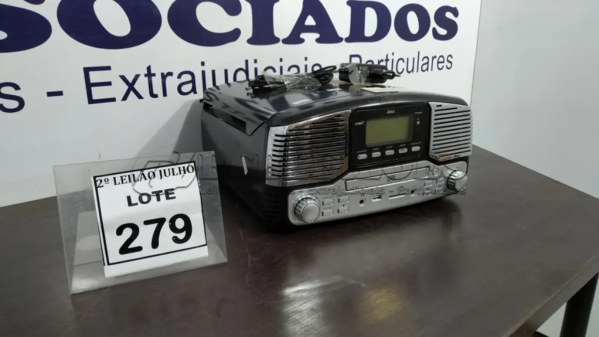 LOTE 279 - 01 TOCA DISCOS E FM. (NO ESTADO) ATENÇÃO! FAZER A VISITAÇÃO ANTES DE ARREMATAR, NÃO SABEMOS SE FUNCIONA, LEILÃO NÃO TEM GARANTIA E NEM DEVOLUÇÃO, SUJEITO A POSSÍVEIS AVARIAS VISÍVEIS/OCULTAS E/OU AUSÊNCIA DE COMPONENTES.