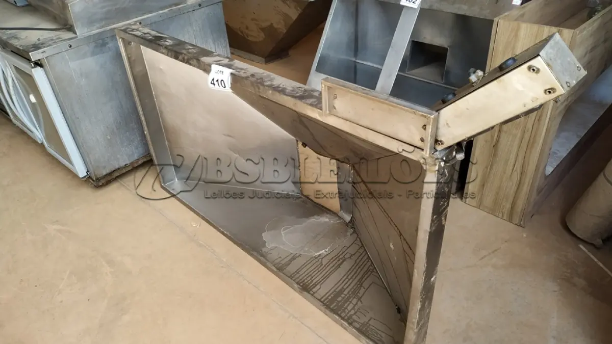 LOTE 410 - 01 COIFA EM INOX. (NO ESTADO) ATENÇÃO! FAZER A VISITAÇÃO ANTES DE ARREMATAR, NÃO SABEMOS SE FUNCIONA. LEILÃO NÃO TEM GARANTIA E NEM DEVOLUÇÃO, SUJEITO A POSSÍVEIS AVARIAS VISÍVEIS/OCULTAS E/OU AUSÊNCIA DE COMPONENTES.