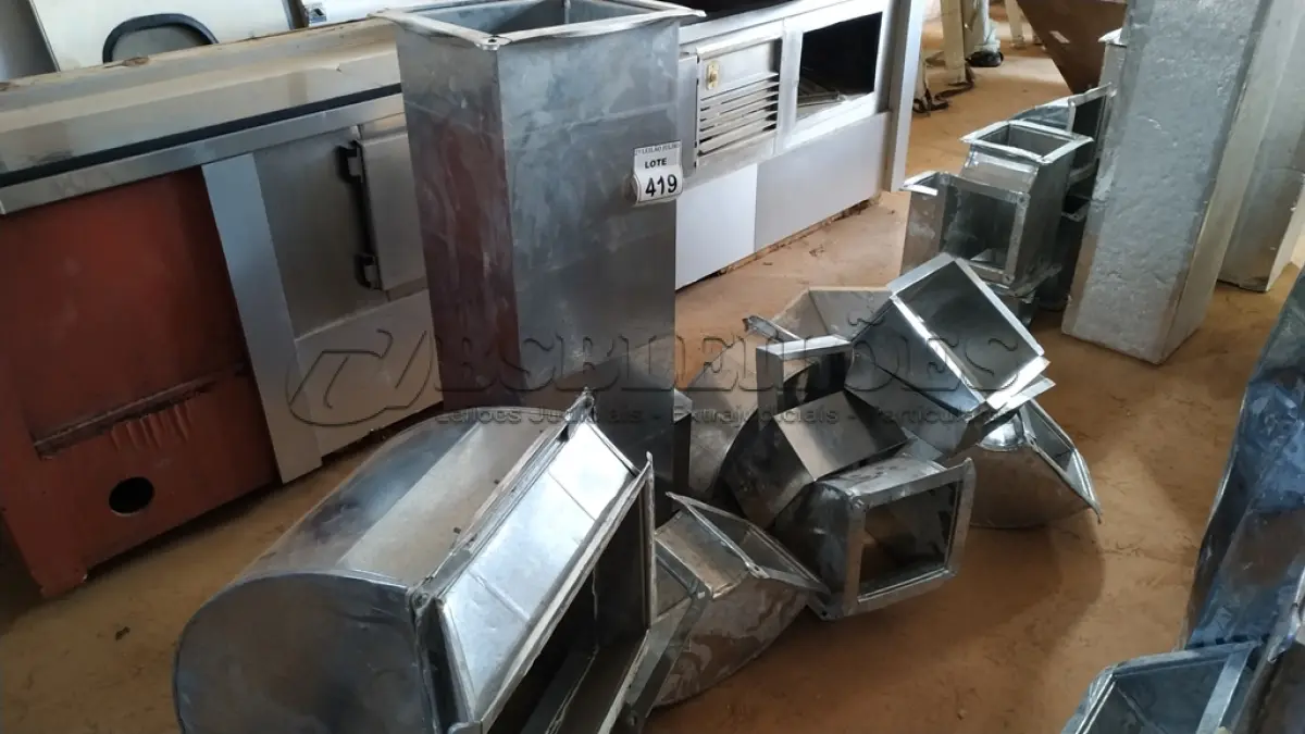 LOTE 419 - 01 LOTE COM VÁRIAS PEÇAS DE CHAMINÉ . (NO ESTADO) ATENÇÃO! FAZER A VISITAÇÃO ANTES DE ARREMATAR, NÃO SABEMOS SE FUNCIONA. LEILÃO NÃO TEM GARANTIA E NEM DEVOLUÇÃO, SUJEITO A POSSÍVEIS AVARIAS VISÍVEIS/OCULTAS E/OU AUSÊNCIA DE COMPONENTES.