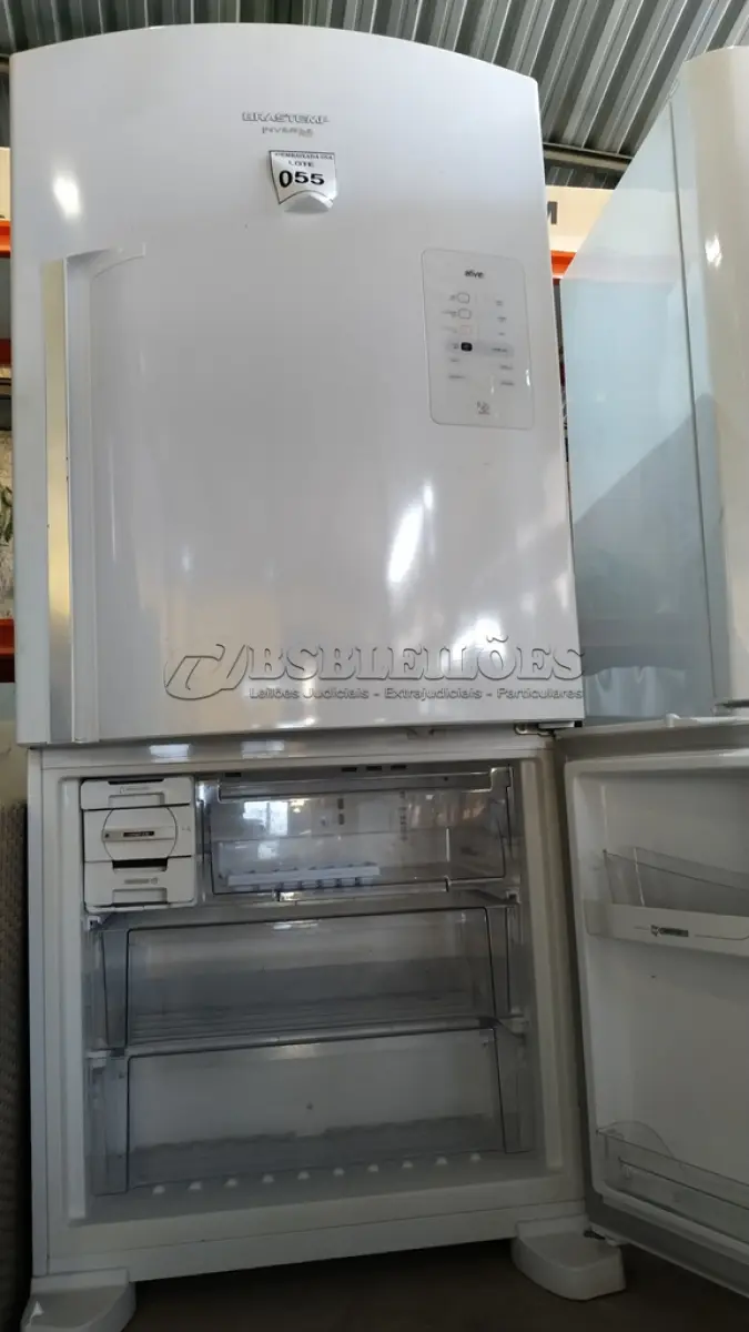 LOTE 055 - 01 GELADEIRA BRASTEMP INVERSE 220V. (NO ESTADO EM QUE SE ENCONTRA. SUJEITO A AVARIAS OCULTAS/VISÍVEIS.) AV9818T