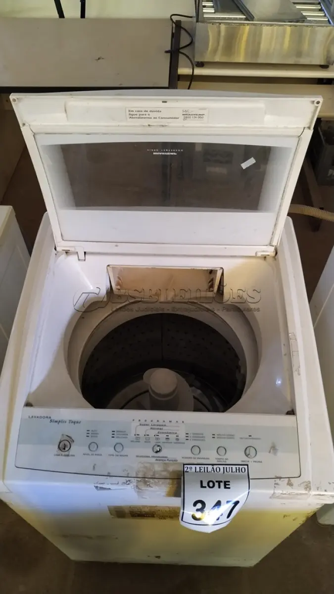 LOTE 347 - 01 MÁQUINA DE LAVAR ROUPAS BRASTEMP 5KG 220V. (NO ESTADO) ATENÇÃO! FAZER A VISITAÇÃO ANTES DE ARREMATAR, NÃO SABEMOS SE FUNCIONA. LEILÃO NÃO TEM GARANTIA E NEM DEVOLUÇÃO, SUJEITO A POSSÍVEIS AVARIAS VISÍVEIS/OCULTAS E/OU AUSÊNCIA DE COMPONENTES.