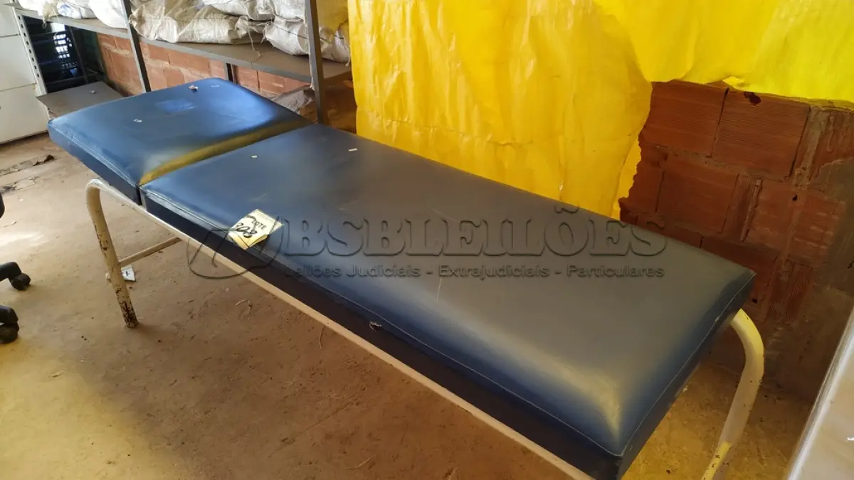 LOTE 303 - 01 MACA PARA MASSAGEM. (NO ESTADO) ATENÇÃO! FAZER A VISITAÇÃO ANTES DE ARREMATAR, NÃO SABEMOS SE FUNCIONA. LEILÃO NÃO TEM GARANTIA E NEM DEVOLUÇÃO, SUJEITO A POSSÍVEIS AVARIAS VISÍVEIS/OCULTAS E/OU AUSÊNCIA DE COMPONENTES.