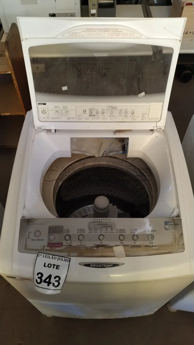 LOTE 343 - 01 MÁQUINA DE LAVAR ROUPAS BRASTEMP 8KG 220V. (NO ESTADO) ATENÇÃO! FAZER A VISITAÇÃO ANTES DE ARREMATAR, NÃO SABEMOS SE FUNCIONA. LEILÃO NÃO TEM GARANTIA E NEM DEVOLUÇÃO, SUJEITO A POSSÍVEIS AVARIAS VISÍVEIS/OCULTAS E/OU AUSÊNCIA DE COMPONENTES.