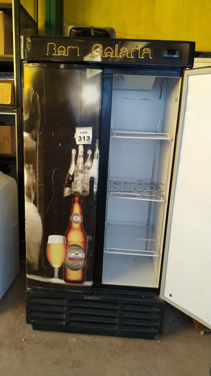 LOTE 313 - 01 CERVEJEIRA 02 PORTAS. (NO ESTADO) ATENÇÃO! FAZER A VISITAÇÃO ANTES DE ARREMATAR, NÃO SABEMOS SE FUNCIONA, LEILÃO NÃO TEM GARANTIA E NEM DEVOLUÇÃO, SUJEITO A POSSÍVEIS AVARIAS VISÍVEIS/OCULTAS E/OU AUSÊNCIA DE COMPONENTES.
