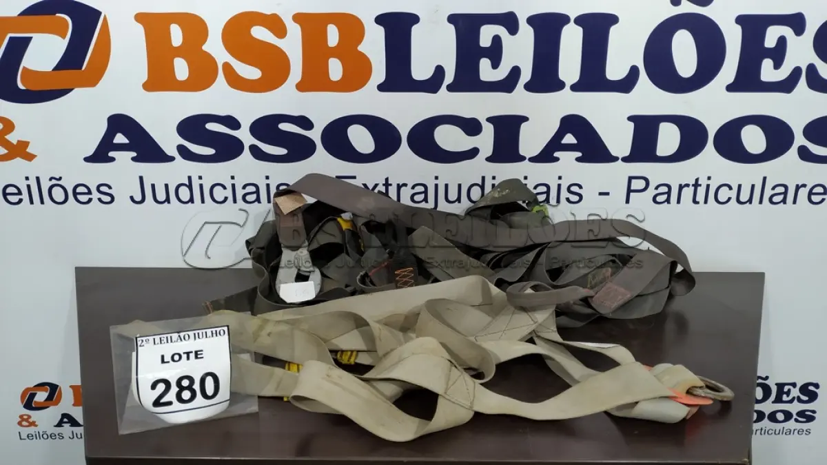 LOTE 280 - 01 LOTE COM VÁRIOS CINTOS DE SEGURANÇA PARA OBRAS. (NO ESTADO) ATENÇÃO! FAZER A VISITAÇÃO ANTES DE ARREMATAR, NÃO SABEMOS SE FUNCIONA. LEILÃO NÃO TEM GARANTIA E NEM DEVOLUÇÃO, SUJEITO A POSSÍVEIS AVARIAS VISÍVEIS/OCULTAS E/OU AUSÊNCIA DE COMPONENTES.