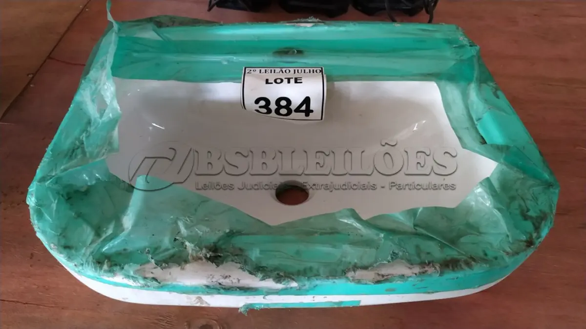 LOTE 384 - 01 LAVATÓRIO PARA BANHEIRO.  (NO ESTADO) ATENÇÃO! FAZER A VISITAÇÃO ANTES DE ARREMATAR, NÃO SABEMOS SE FUNCIONA. LEILÃO NÃO TEM GARANTIA E NEM DEVOLUÇÃO, SUJEITO A POSSÍVEIS AVARIAS VISÍVEIS/OCULTAS E/OU AUSÊNCIA DE COMPONENTES.