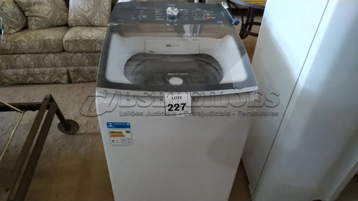 LOTE 227 - 01 MÁQUINA DE LAVAR ROUPAS BRASTEMP 12KG 220V. (NO ESTADO EM QUE SE ENCONTRA. SUJEITO A AVARIAS OCULTAS/VISÍVEIS.)  BF8668C