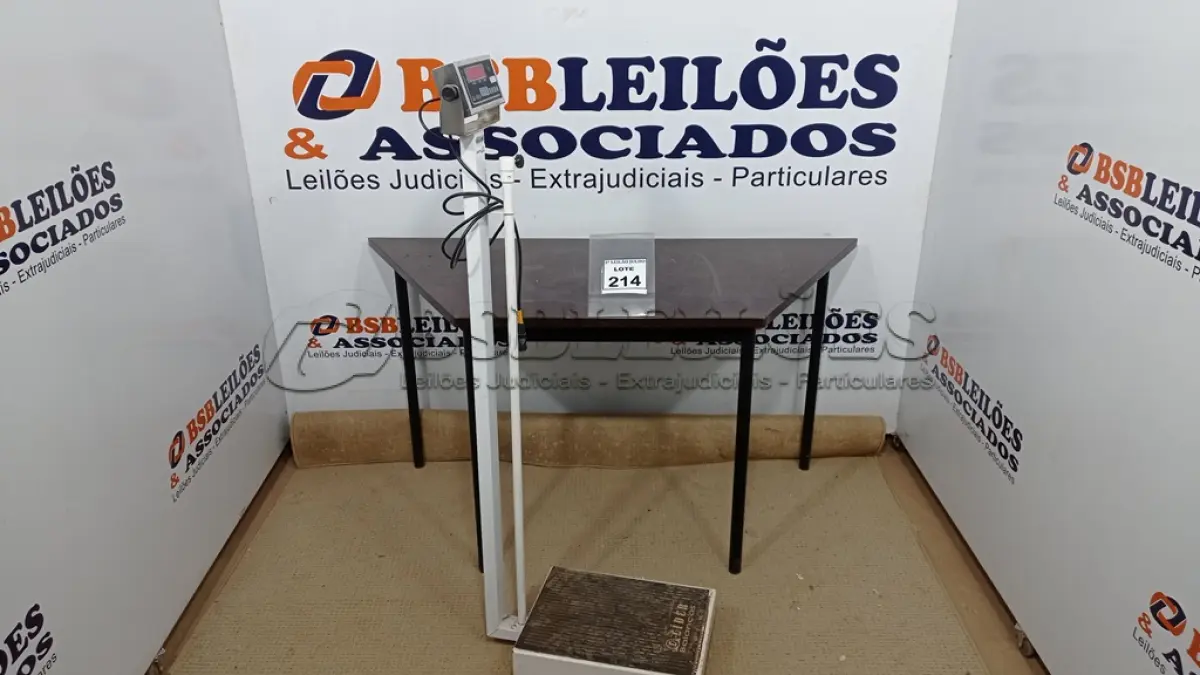 LOTE 214 - 01 BALANÇA CORPORAL MARCA LÍDER. (NO ESTADO) ATENÇÃO! FAZER A VISITAÇÃO ANTES DE ARREMATAR, NÃO SABEMOS SE FUNCIONA, LEILÃO NÃO TEM GARANTIA E NEM DEVOLUÇÃO, SUJEITO A POSSÍVEIS AVARIAS VISÍVEIS/OCULTAS E/OU AUSÊNCIA DE COMPONENTES.