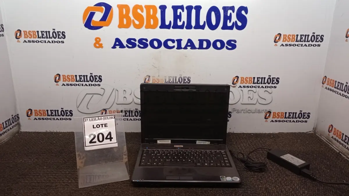 LOTE 204 - 01 NOTEBOOK MARCA VECTOR COM FONTE.  (NO ESTADO) ATENÇÃO! FAZER A VISITAÇÃO ANTES DE ARREMATAR, NÃO SABEMOS SE FUNCIONA. LEILÃO NÃO TEM GARANTIA E NEM DEVOLUÇÃO, SUJEITO A POSSÍVEIS AVARIAS VISÍVEIS/OCULTAS E/OU AUSÊNCIA DE COMPONENTES.