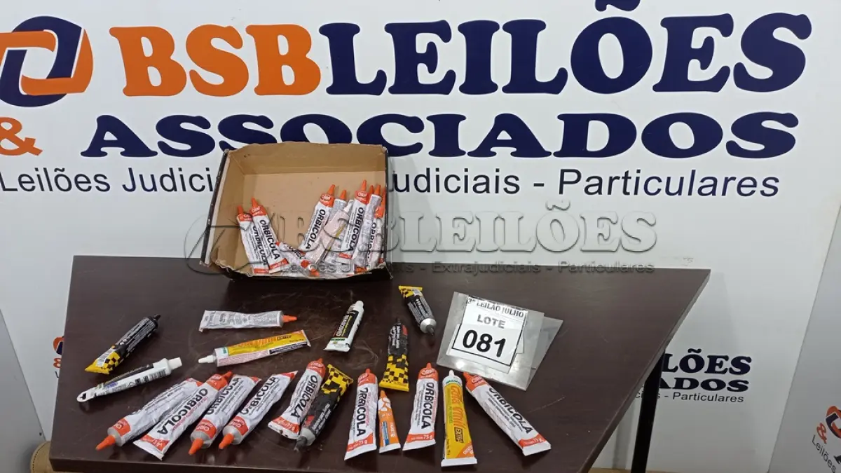 LOTE 081 - 01 LOTE COM VÁRIOS SELANTES SILICONE E COLA DE CONTATO UNIVERSAL. (NO ESTADO) ATENÇÃO! FAZER A VISITAÇÃO ANTES DE ARREMATAR, NÃO SABEMOS SE FUNCIONA, LEILÃO NÃO TEM GARANTIA E NEM DEVOLUÇÃO, SUJEITO A POSSÍVEIS AVARIAS VISÍVEIS/OCULTAS E/OU AUSÊNCIA DE COMPONENTES.