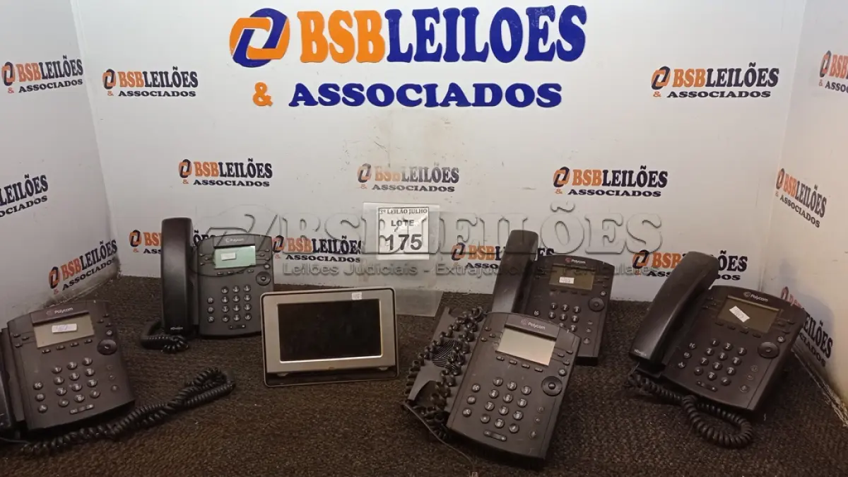 LOTE 175 - 05 APARELHOS DE TELEFONE E 01 PORTA RETRATO DIGITAL. (NO ESTADO) ATENÇÃO! FAZER A VISITAÇÃO ANTES DE ARREMATAR, NÃO SABEMOS SE FUNCIONA, LEILÃO NÃO TEM GARANTIA E NEM DEVOLUÇÃO, SUJEITO A POSSÍVEIS AVARIAS VISÍVEIS/OCULTAS E/OU AUSÊNCIA DE COMPONENTES.