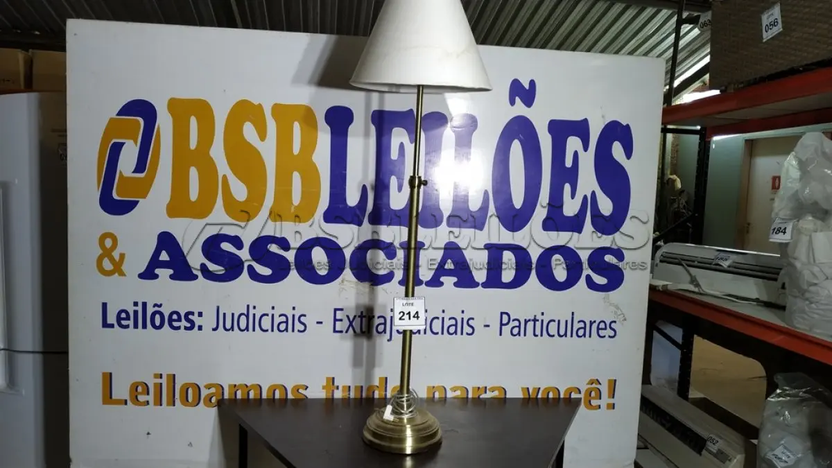 LOTE 214 - 01 ABAJUR. (NO ESTADO EM QUE SE ENCONTRA. SUJEITO A AVARIAS OCULTAS/VISÍVEIS.)  BJ6991D