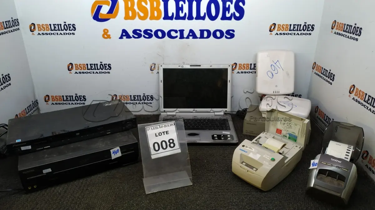 LOTE 008 - 01 NOTEBOOK WIN, 01 APARELHO DE DVD MARCA PIONEER, 01 APARELHO DE VÍDEO CASSETE MARCA TOSHIBA, 01 IMPRESSORA DE ETIQUETA, 01 IMPRESSORA DE CUPOM, 01 DISTRIBUIDOR DE VÍDEO E 02 PONTOS DE ACESO SEM FIO. (NO ESTADO) ATENÇÃO! FAZER A VISITAÇÃO ANTES DE ARREMATAR, NÃO SABEMOS SE FUNCIONA, LEILÃO NÃO TEM GARANTIA E NEM DEVOLUÇÃO, SUJEITO A POSSÍVEIS AVARIAS VISÍVEIS/OCULTAS E/OU AUSÊNCIA DE COMPONENTES.