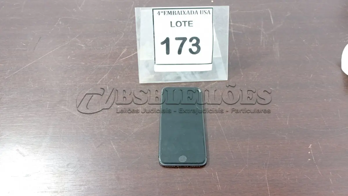LOTE 173 - 01 IPHONE 8. (NO ESTADO EM QUE SE ENCONTRA. SUJEITO A AVARIAS OCULTAS/VISÍVEIS.)
