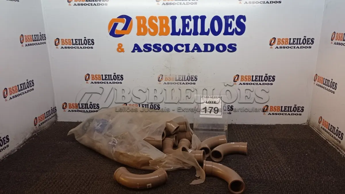 LOTE 179 - 01 LOTE COM VÁRIAS CURVAS 90-40MM MARCA KRONA. (NO ESTADO) ATENÇÃO! FAZER A VISITAÇÃO ANTES DE ARREMATAR, NÃO SABEMOS SE FUNCIONA. LEILÃO NÃO TEM GARANTIA E NEM DEVOLUÇÃO, SUJEITO A POSSÍVEIS AVARIAS VISÍVEIS/OCULTAS E/OU AUSÊNCIA DE COMPONENTES.