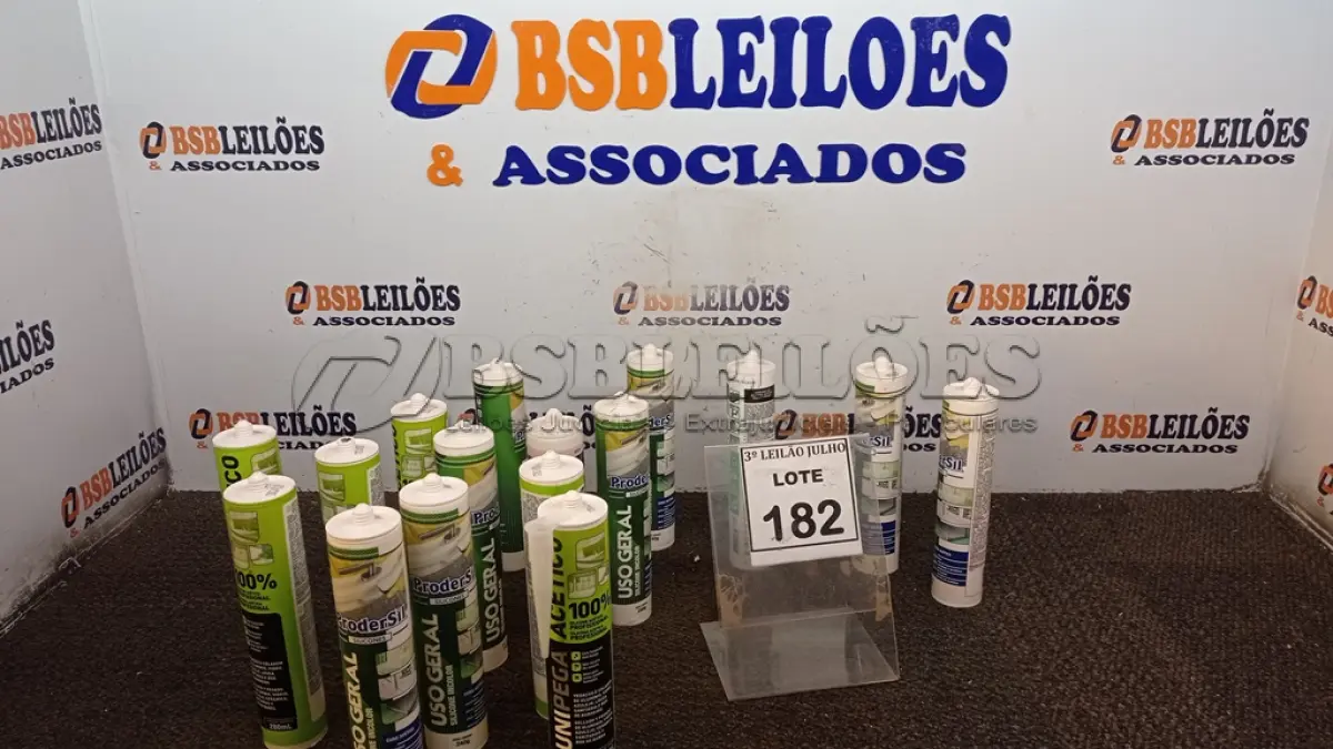 LOTE 182 - 16 BISNAGAS DE SILICONE MARCAS DIVERSAS. (NO ESTADO) ATENÇÃO! FAZER A VISITAÇÃO ANTES DE ARREMATAR, NÃO SABEMOS SE FUNCIONA, LEILÃO NÃO TEM GARANTIA E NEM DEVOLUÇÃO, SUJEITO A POSSÍVEIS AVARIAS VISÍVEIS/OCULTAS E/OU AUSÊNCIA DE COMPONENTES.