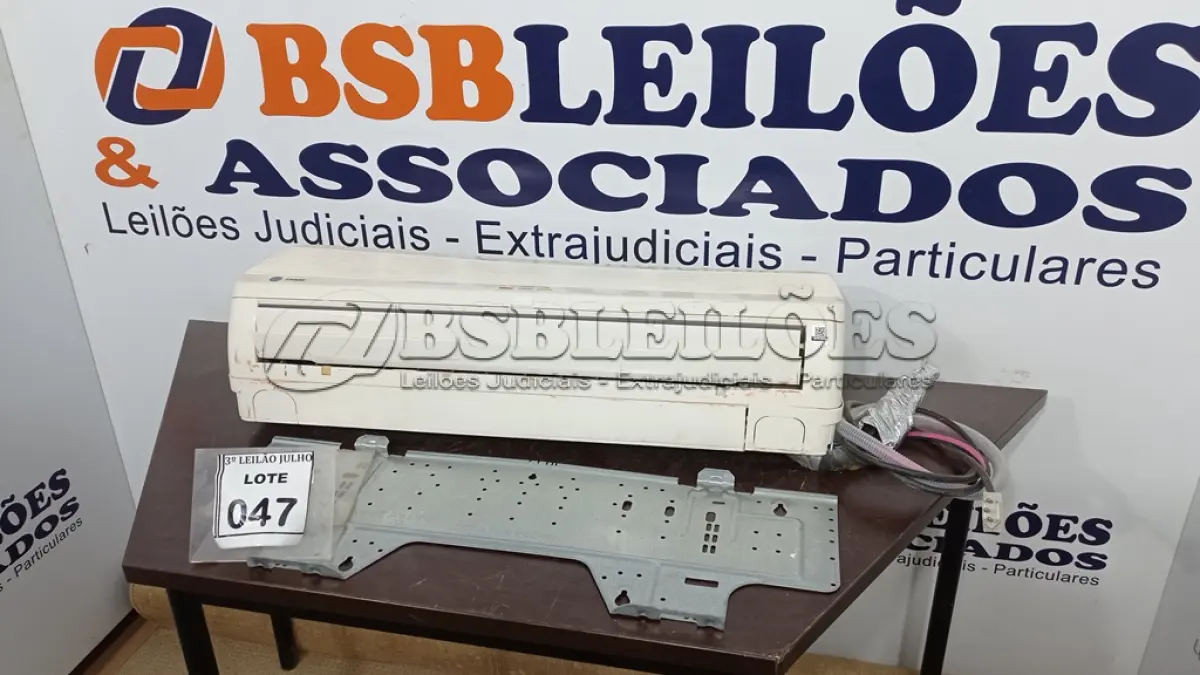 LOTE 047 - 01 EVAPORADORA 14600BTU MARCA TRANE. (NO ESTADO) ATENÇÃO! FAZER A VISITAÇÃO ANTES DE ARREMATAR, NÃO SABEMOS SE FUNCIONA, LEILÃO NÃO TEM GARANTIA E NEM DEVOLUÇÃO, SUJEITO A POSSÍVEIS AVARIAS VISÍVEIS/OCULTAS E/OU AUSÊNCIA DE COMPONENTES.