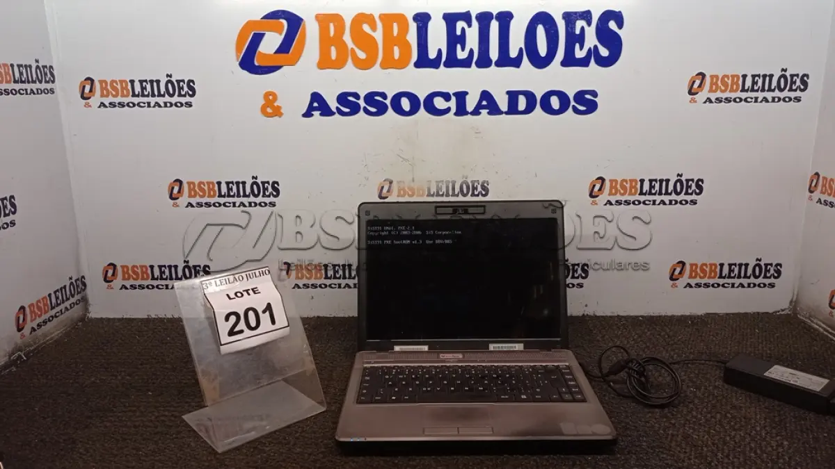 LOTE 201 - 01 NOTEBOOK MARCA VECTOR COM FONTE.  (NO ESTADO) ATENÇÃO! FAZER A VISITAÇÃO ANTES DE ARREMATAR, NÃO SABEMOS SE FUNCIONA. LEILÃO NÃO TEM GARANTIA E NEM DEVOLUÇÃO, SUJEITO A POSSÍVEIS AVARIAS VISÍVEIS/OCULTAS E/OU AUSÊNCIA DE COMPONENTES.