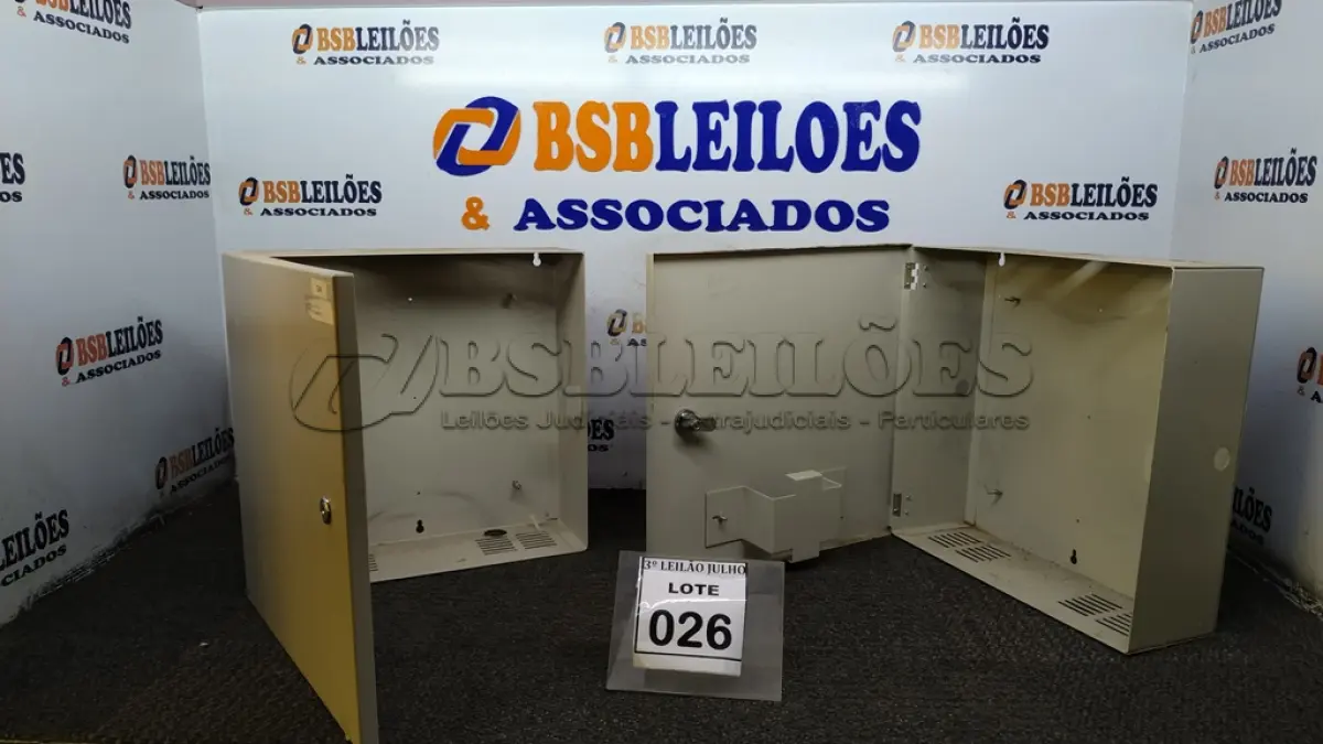 LOTE 026 - 02 QUADROS DE DISTRIBUIÇÃO DE METAL. (NO ESTADO) ATENÇÃO! FAZER A VISITAÇÃO ANTES DE ARREMATAR, NÃO SABEMOS SE FUNCIONA, LEILÃO NÃO TEM GARANTIA E NEM DEVOLUÇÃO, SUJEITO A POSSÍVEIS AVARIAS VISÍVEIS/OCULTAS E/OU AUSÊNCIA DE COMPONENTES.