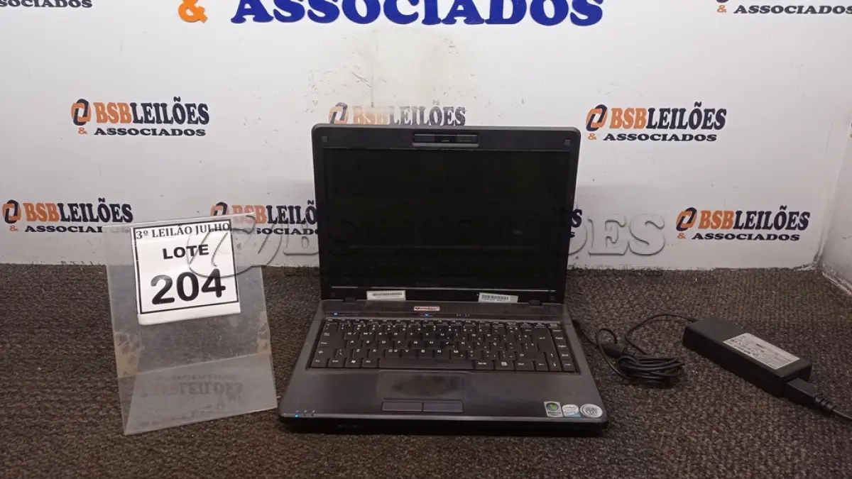 LOTE 204 - 01 NOTEBOOK MARCA VECTOR COM FONTE.  (NO ESTADO) ATENÇÃO! FAZER A VISITAÇÃO ANTES DE ARREMATAR, NÃO SABEMOS SE FUNCIONA. LEILÃO NÃO TEM GARANTIA E NEM DEVOLUÇÃO, SUJEITO A POSSÍVEIS AVARIAS VISÍVEIS/OCULTAS E/OU AUSÊNCIA DE COMPONENTES.