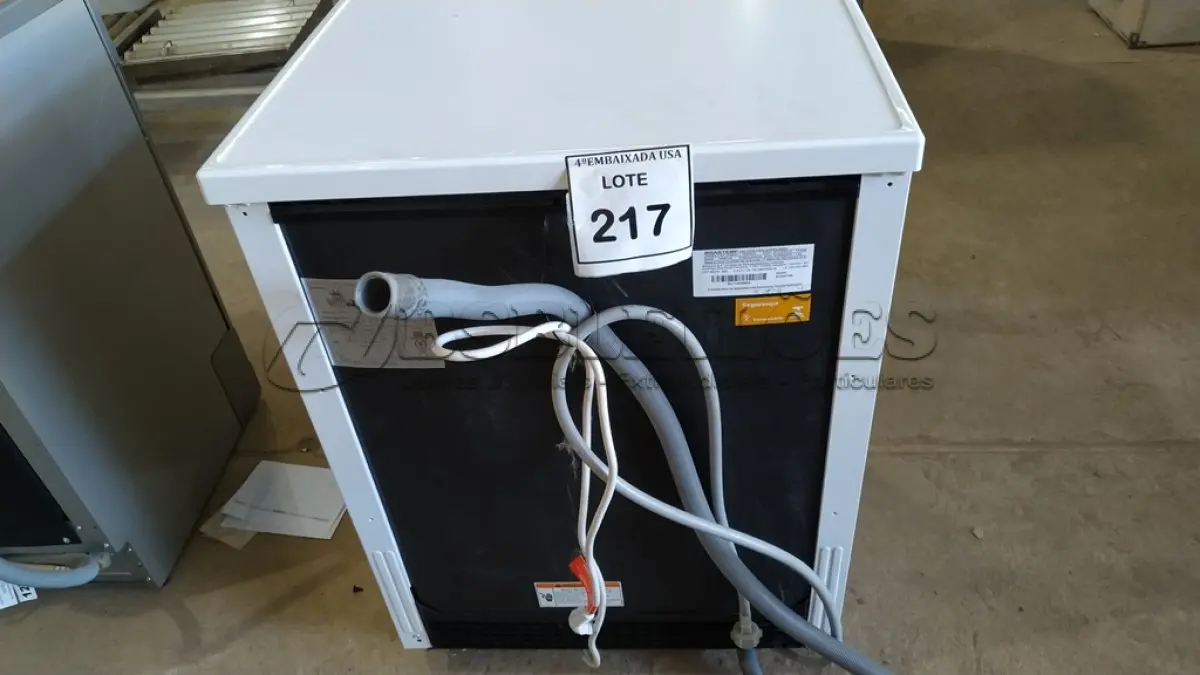 LOTE 217 - 01 LAVA LOUÇA BRASTEMP 220V. (NO ESTADO EM QUE SE ENCONTRA. SUJEITO A AVARIAS OCULTAS/VISÍVEIS.)  BH1652A