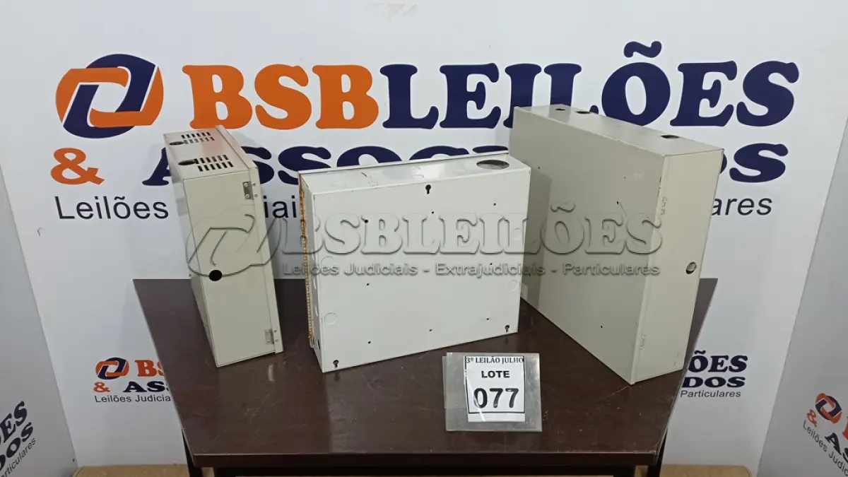 LOTE 077 - 03 QUADROS DE DISTRIBUIÇÃO. (NO ESTADO) ATENÇÃO! FAZER A VISITAÇÃO ANTES DE ARREMATAR, NÃO SABEMOS SE FUNCIONA, LEILÃO NÃO TEM GARANTIA E NEM DEVOLUÇÃO, SUJEITO A POSSÍVEIS AVARIAS VISÍVEIS/OCULTAS E/OU AUSÊNCIA DE COMPONENTES.