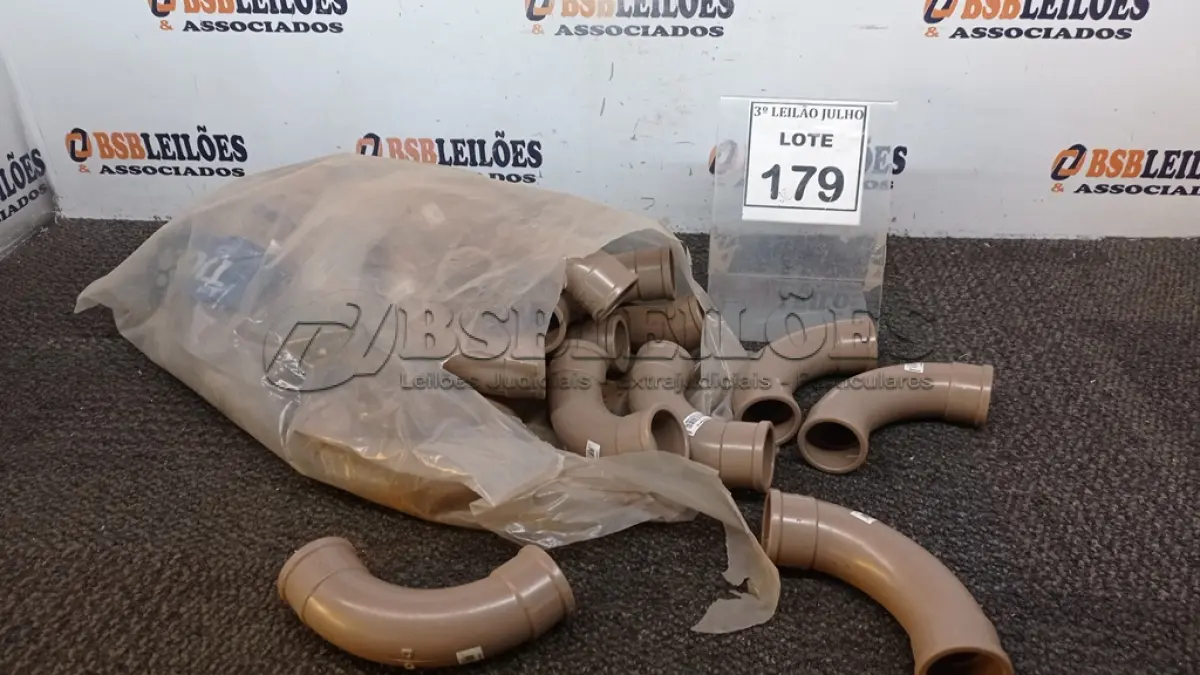 LOTE 179 - 01 LOTE COM VÁRIAS CURVAS 90-40MM MARCA KRONA. (NO ESTADO) ATENÇÃO! FAZER A VISITAÇÃO ANTES DE ARREMATAR, NÃO SABEMOS SE FUNCIONA. LEILÃO NÃO TEM GARANTIA E NEM DEVOLUÇÃO, SUJEITO A POSSÍVEIS AVARIAS VISÍVEIS/OCULTAS E/OU AUSÊNCIA DE COMPONENTES.