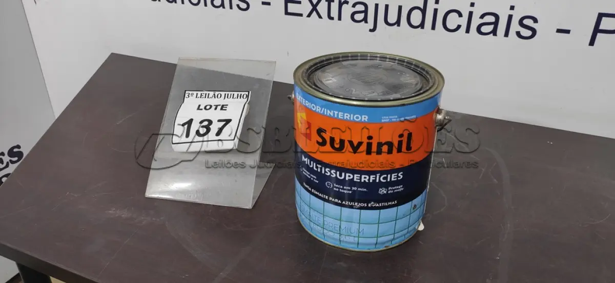 LOTE 137 - 01 LATA DE TINTA ESMALTE PARA AZULEJOS E PASTILHAS 3,6L NA COR ACETINADO BRANCO MARCA SUVINIL. (NO ESTADO) ATENÇÃO! FAZER A VISITAÇÃO ANTES DE ARREMATAR, NÃO SABEMOS SE FUNCIONA, LEILÃO NÃO TEM GARANTIA E NEM DEVOLUÇÃO, SUJEITO A POSSÍVEIS AVARIAS VISÍVEIS/OCULTAS E/OU AUSÊNCIA DE COMPONENTES.