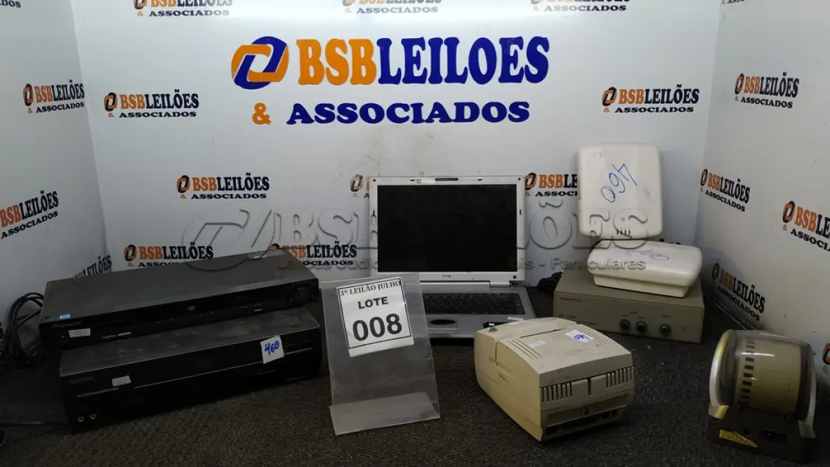 LOTE 008 - 01 NOTEBOOK WIN, 01 APARELHO DE DVD MARCA PIONEER, 01 APARELHO DE VÍDEO CASSETE MARCA TOSHIBA, 01 IMPRESSORA DE ETIQUETA, 01 IMPRESSORA DE CUPOM, 01 DISTRIBUIDOR DE VÍDEO E 02 PONTOS DE ACESO SEM FIO. (NO ESTADO) ATENÇÃO! FAZER A VISITAÇÃO ANTES DE ARREMATAR, NÃO SABEMOS SE FUNCIONA, LEILÃO NÃO TEM GARANTIA E NEM DEVOLUÇÃO, SUJEITO A POSSÍVEIS AVARIAS VISÍVEIS/OCULTAS E/OU AUSÊNCIA DE COMPONENTES.