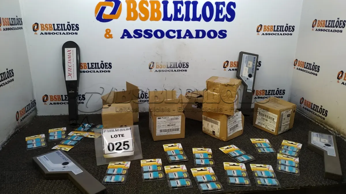 LOTE 025 - 04 DETECTORES DE METAL E GRANDE QUANTIDADE DE MARCADORES ADESIVOS. (NO ESTADO) ATENÇÃO! FAZER A VISITAÇÃO ANTES DE ARREMATAR, NÃO SABEMOS SE FUNCIONA, LEILÃO NÃO TEM GARANTIA E NEM DEVOLUÇÃO, SUJEITO A POSSÍVEIS AVARIAS VISÍVEIS/OCULTAS E/OU AUSÊNCIA DE COMPONENTES.
