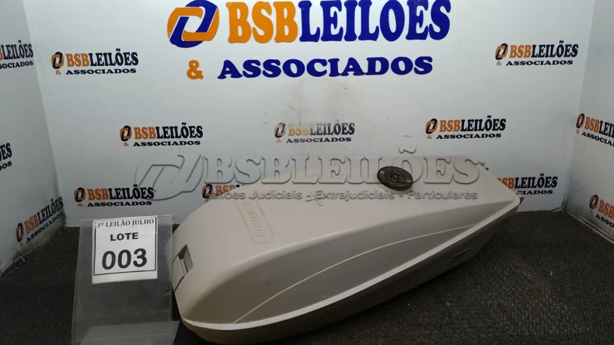 LOTE 003 - 01 LUMINÁRIA DE POSTE. (NO ESTADO) ATENÇÃO! FAZER A VISITAÇÃO ANTES DE ARREMATAR, NÃO SABEMOS SE FUNCIONA, LEILÃO NÃO TEM GARANTIA E NEM DEVOLUÇÃO, SUJEITO A POSSÍVEIS AVARIAS VISÍVEIS/OCULTAS E/OU AUSÊNCIA DE COMPONENTES.