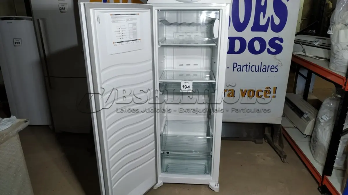 LOTE 194 - 01 FREEZER VERTICAL BRASTEMP 220V. (NO ESTADO EM QUE SE ENCONTRA. SUJEITO A AVARIAS OCULTAS/VISÍVEIS.)  AV9814Y
