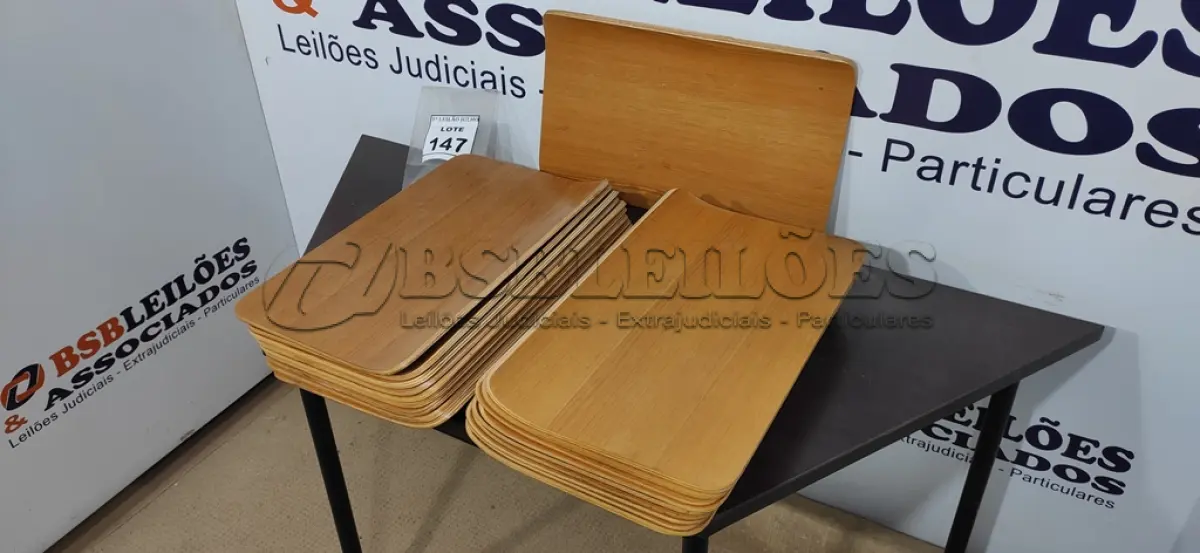 LOTE 147 - 20 PLACAS DE MADEIRAS. (NO ESTADO) ATENÇÃO! FAZER A VISITAÇÃO ANTES DE ARREMATAR, NÃO SABEMOS SE FUNCIONA, LEILÃO NÃO TEM GARANTIA E NEM DEVOLUÇÃO, SUJEITO A POSSÍVEIS AVARIAS VISÍVEIS/OCULTAS E/OU AUSÊNCIA DE COMPONENTES.