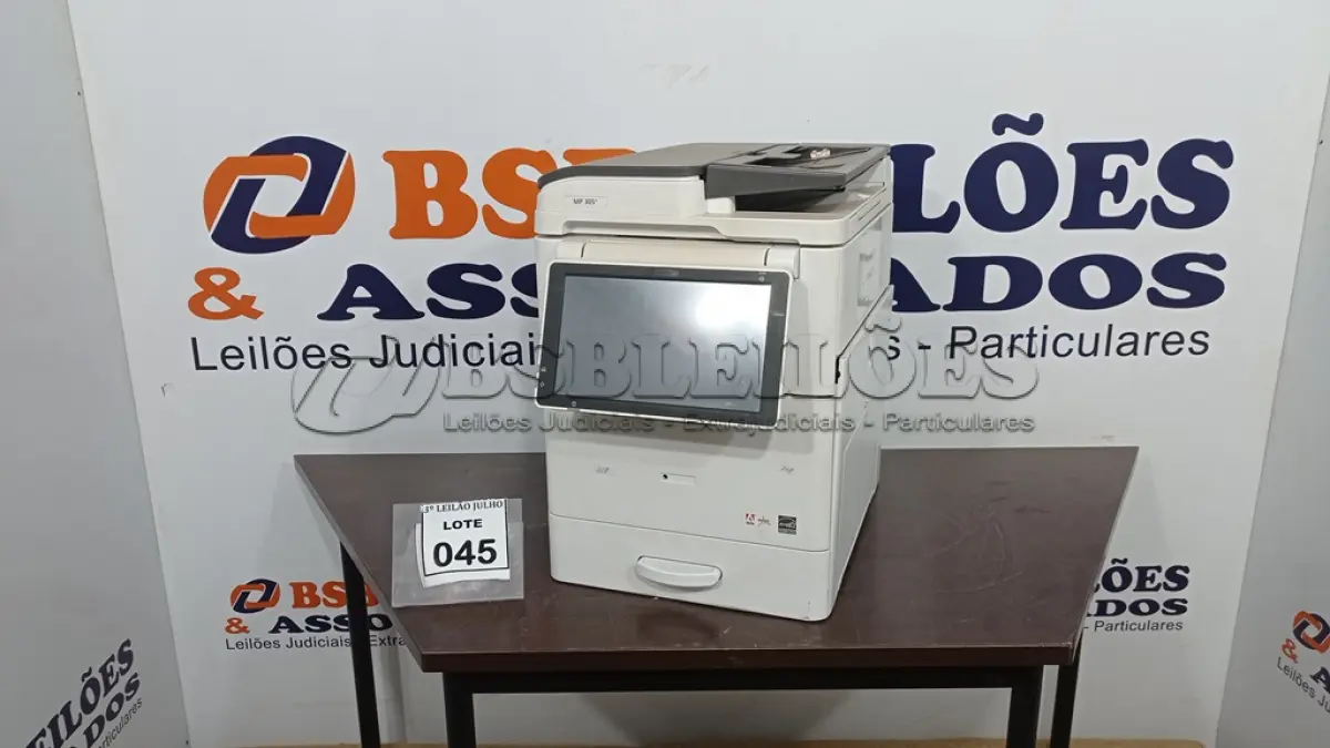 LOTE 045 - 01 IMPRESSORA MULTIFUNCIONAL COM TELA DIGITAL MARCA RICOH. (NO ESTADO) ATENÇÃO! FAZER A VISITAÇÃO ANTES DE ARREMATAR, NÃO SABEMOS SE FUNCIONA, LEILÃO NÃO TEM GARANTIA E NEM DEVOLUÇÃO, SUJEITO A POSSÍVEIS AVARIAS VISÍVEIS/OCULTAS E/OU AUSÊNCIA DE COMPONENTES.