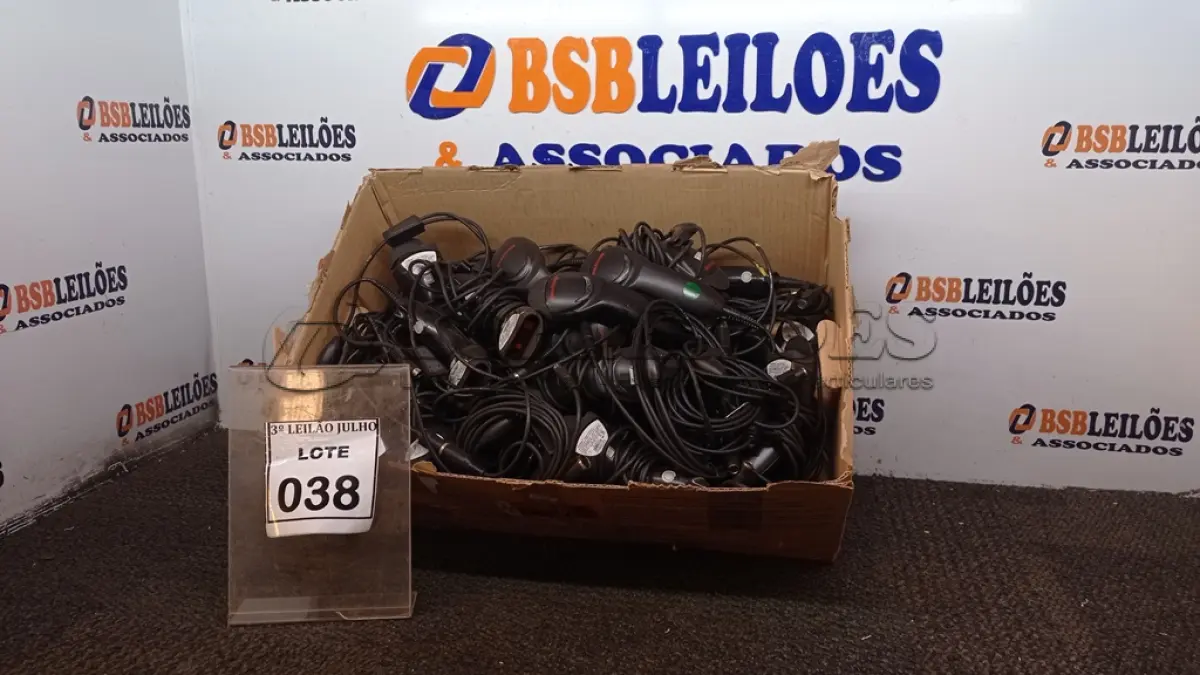 LOTE 038 - 01 LOTE COM GRANDE QUANTIDADE DE LEITORES DE CÓDIGO DE BARRA. (NO ESTADO) ATENÇÃO! FAZER A VISITAÇÃO ANTES DE ARREMATAR, NÃO SABEMOS SE FUNCIONA, LEILÃO NÃO TEM GARANTIA E NEM DEVOLUÇÃO, SUJEITO A POSSÍVEIS AVARIAS VISÍVEIS/OCULTAS E/OU AUSÊNCIA DE COMPONENTES.