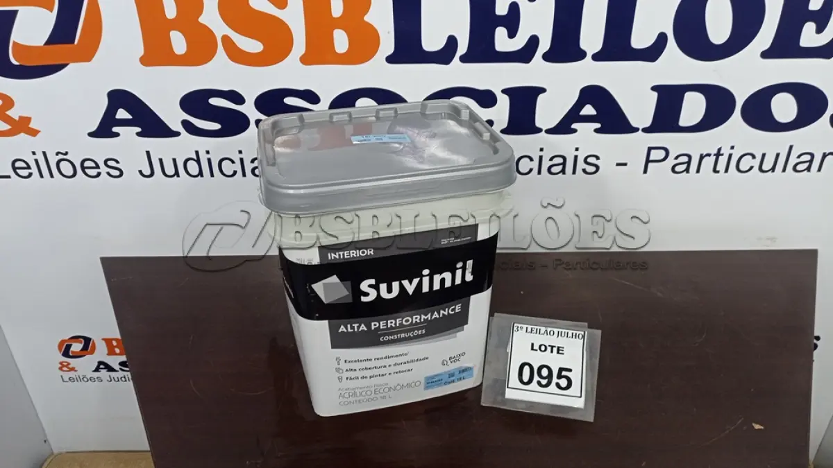 LOTE 095 - 01 BALDE DE TINTA SUVINIL INTERIORES FOSCOS 18L NA COR FOSCO BRANCO. VENCIMENTO 10/2027 (NOVO) (NO ESTADO) ATENÇÃO! FAZER A VISITAÇÃO ANTES DE ARREMATAR, NÃO SABEMOS SE FUNCIONA. LEILÃO NÃO TEM GARANTIA E NEM DEVOLUÇÃO, SUJEITO A POSSÍVEIS AVARIAS VISÍVEIS/OCULTAS E/OU AUSÊNCIA DE COMPONENTES.