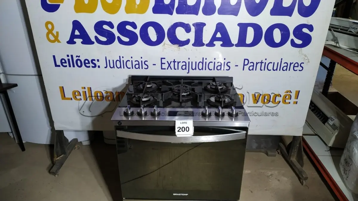 LOTE 200 - 01 FOGÃO BRASTEMP 05 BOCAS. BIVOLTS. (NO ESTADO EM QUE SE ENCONTRA. SUJEITO A AVARIAS OCULTAS/VISÍVEIS.)  BJ7374N