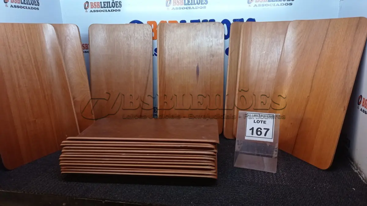 LOTE 167 - 20 PLACAS DE MADEIRAS. (NO ESTADO) ATENÇÃO! FAZER A VISITAÇÃO ANTES DE ARREMATAR, NÃO SABEMOS SE FUNCIONA, LEILÃO NÃO TEM GARANTIA E NEM DEVOLUÇÃO, SUJEITO A POSSÍVEIS AVARIAS VISÍVEIS/OCULTAS E/OU AUSÊNCIA DE COMPONENTES.