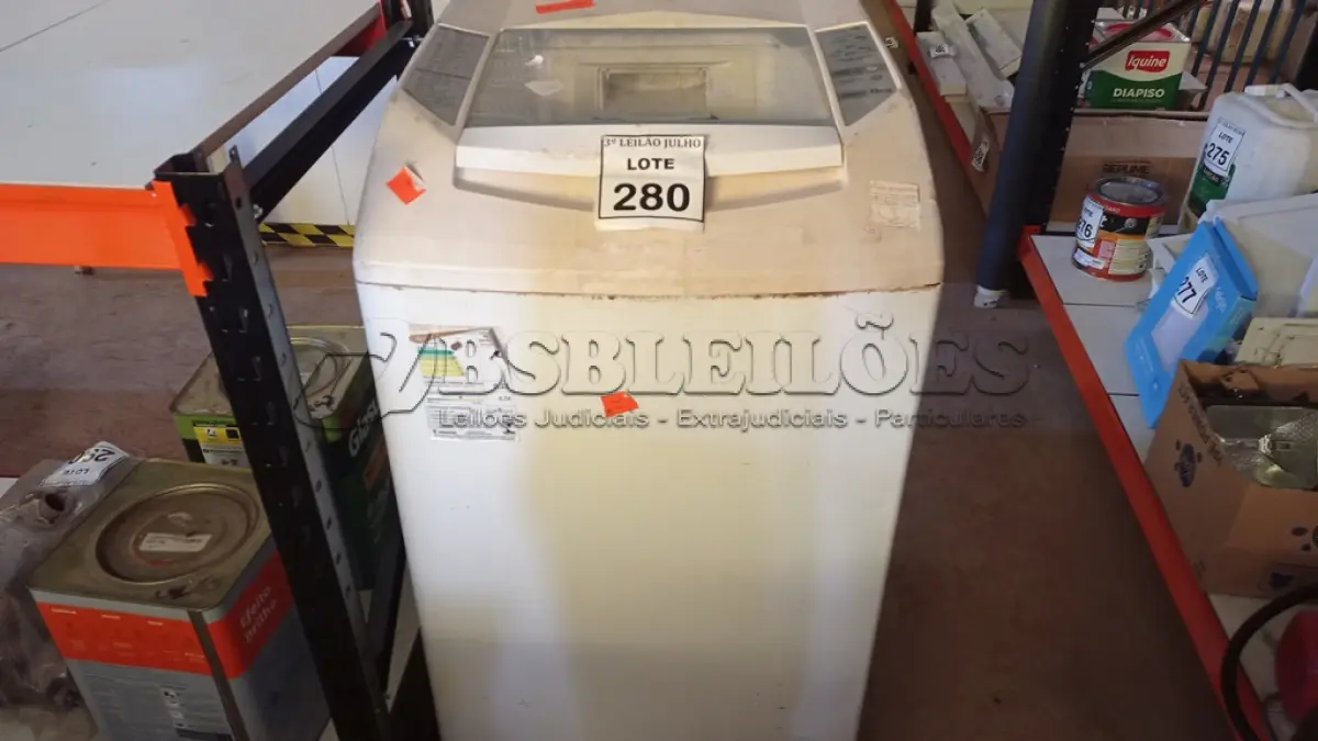 LOTE 280 - 01 MÁQUINA DE LAVAR 8KG 127V MARCA BRASTEMP. (NO ESTADO) ATENÇÃO! FAZER A VISITAÇÃO ANTES DE ARREMATAR, NÃO SABEMOS SE FUNCIONA, LEILÃO NÃO TEM GARANTIA E NEM DEVOLUÇÃO, SUJEITO A POSSÍVEIS AVARIAS VISÍVEIS/OCULTAS E/OU AUSÊNCIA DE COMPONENTES.