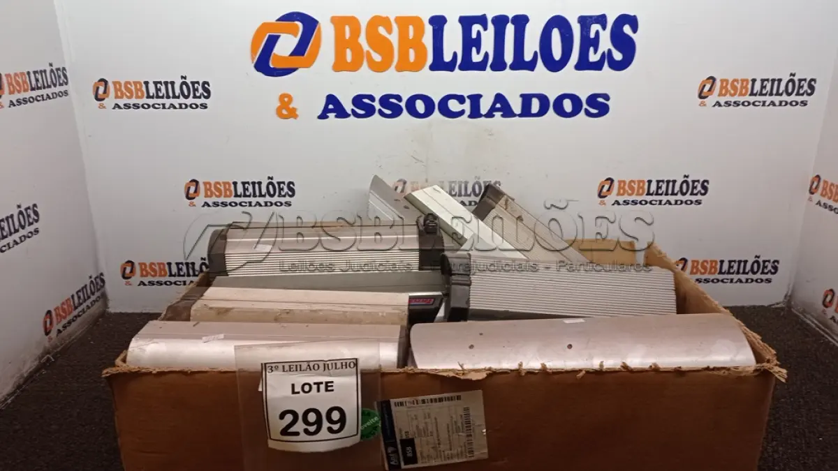 LOTE 299 - 01 LOTE COM VÁRIAS PEÇAS DE CÂMERA DE MONITORAMENTO. (NO ESTADO) ATENÇÃO! FAZER A VISITAÇÃO ANTES DE ARREMATAR, NÃO SABEMOS SE FUNCIONA, LEILÃO NÃO TEM GARANTIA E NEM DEVOLUÇÃO, SUJEITO A POSSÍVEIS AVARIAS VISÍVEIS/OCULTAS E/OU AUSÊNCIA DE COMPONENTES.