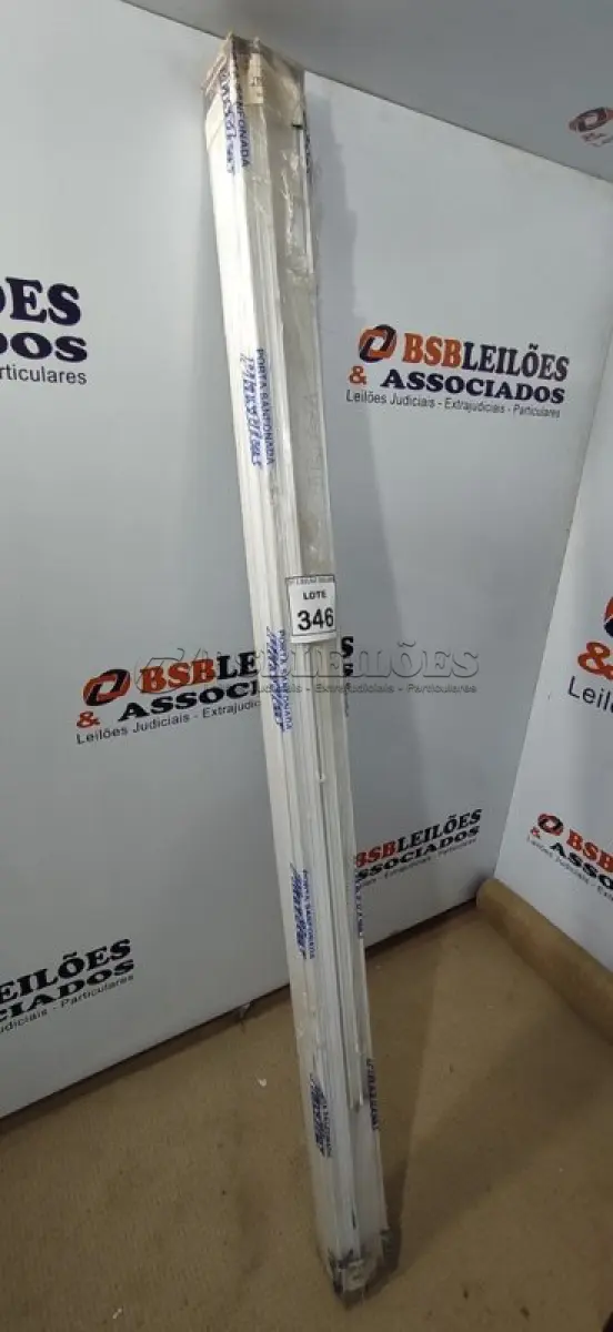 LOTE 335 - 01 PORTA SANFONADA. (NO ESTADO) ATENÇÃO! FAZER A VISITAÇÃO ANTES DE ARREMATAR, NÃO SABEMOS SE FUNCIONA, LEILÃO NÃO TEM GARANTIA E NEM DEVOLUÇÃO, SUJEITO A POSSÍVEIS AVARIAS VISÍVEIS/OCULTAS E/OU AUSÊNCIA DE COMPONENTES.