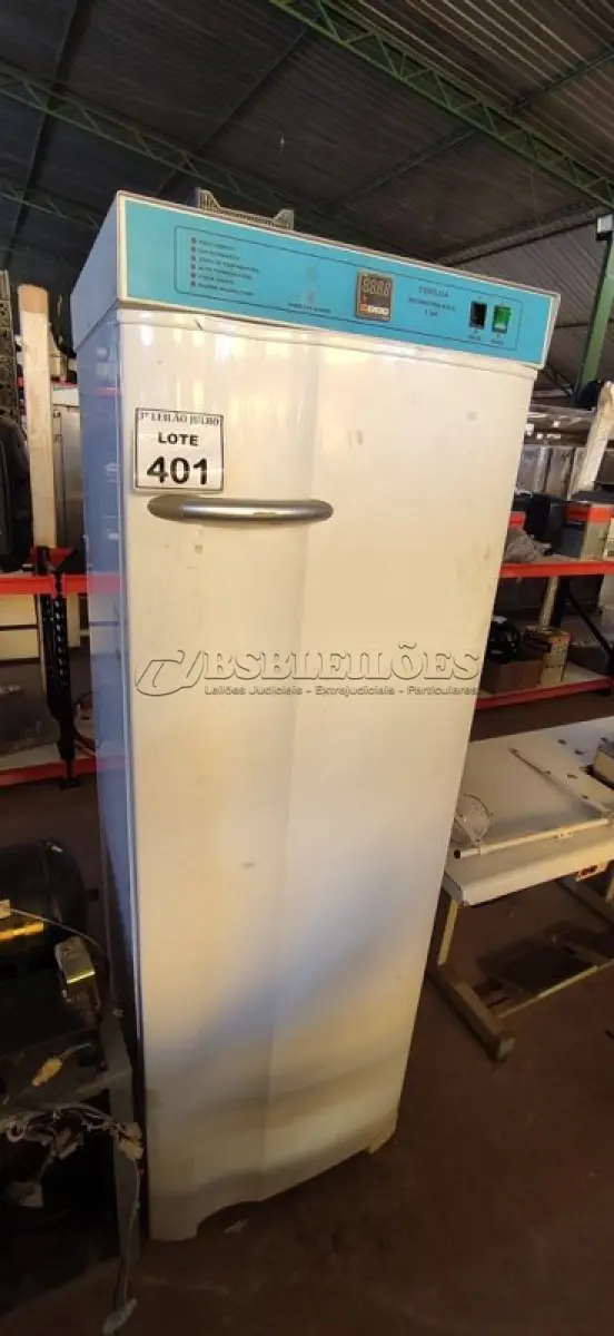 LOTE 401 - 01 INCUBADORA DE LABORATÓRIO TIPO B.O.D. THELGA. (NO ESTADO) ATENÇÃO! FAZER A VISITAÇÃO ANTES DE ARREMATAR, NÃO SABEMOS SE FUNCIONA. LEILÃO NÃO TEM GARANTIA E NEM DEVOLUÇÃO, SUJEITO A POSSÍVEIS AVARIAS VISÍVEIS/OCULTAS E/OU AUSÊNCIA DE COMPONENTES.
