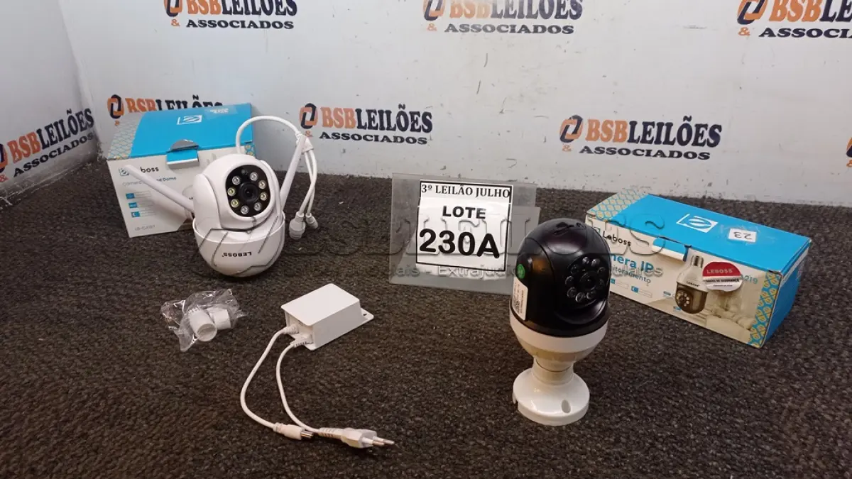 LOTE 230 - 1 CÂMERA INTERNA E 1 CÂMERA EXTERNA IP WI-FI APPS YOOSEE (NO ESTADO) ATENÇÃO! FAZER A VISITAÇÃO ANTES DE ARREMATAR, NÃO SABEMOS SE FUNCIONA, LEILÃO NÃO TEM GARANTIA E NEM DEVOLUÇÃO, SUJEITO A POSSÍVEIS AVARIAS VISÍVEIS/OCULTAS E/OU AUSÊNCIA DE COMPONENTES.