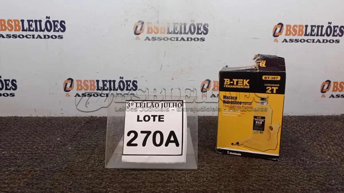 LOTE 270 - MACACO HIDRÁULICO MANUAL TIPO GARRAFA 2T (NO ESTADO) ATENÇÃO! FAZER A VISITAÇÃO ANTES DE ARREMATAR, NÃO SABEMOS SE FUNCIONA, LEILÃO NÃO TEM GARANTIA E NEM DEVOLUÇÃO, SUJEITO A POSSÍVEIS AVARIAS VISÍVEIS/OCULTAS E/OU AUSÊNCIA DE COMPONENTES.